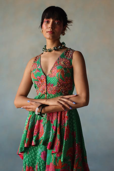 Buy Rajiramniq Green Crepe Print Floral V Neck Short Kurta Sharara Set Online at Aza Fashions Buy_Rajiramniq_Green Crepe Print Floral V Neck Short Kurta Sharara Set _Online_at_Aza_Fashions