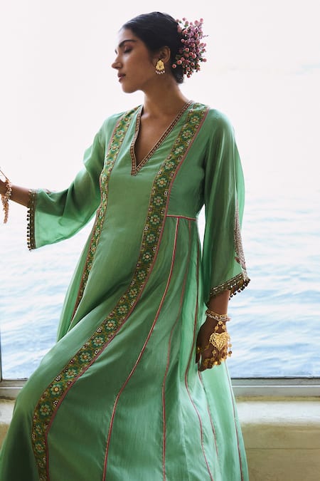Rajiramniq_Green Silk Placement Hand Embroidery Cutdana V Neck Anarkali Salwar Set _Online_at_Aza_Fashions