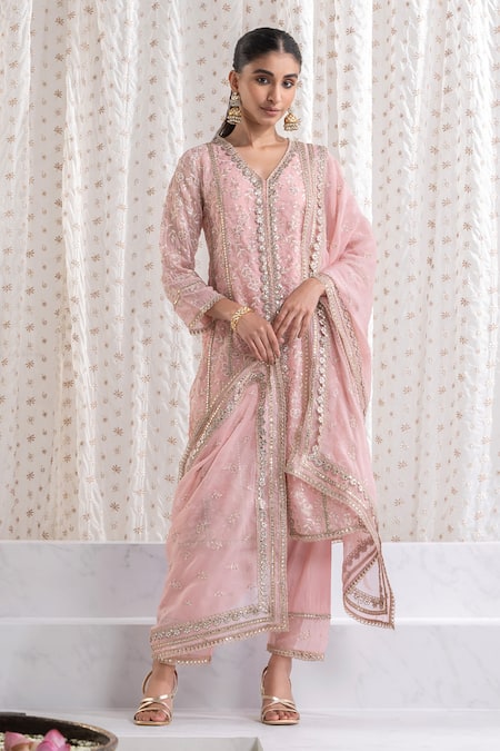 Shop Mulmul Pink Pure Mulmul Embroidery Floral V Neck Sawariya Thread Kurta Set at Aza Fashions Shop_Mulmul_Pink Pure Mulmul Embroidery Floral V Neck Sawariya Thread Kurta Set _at_Aza_Fashions