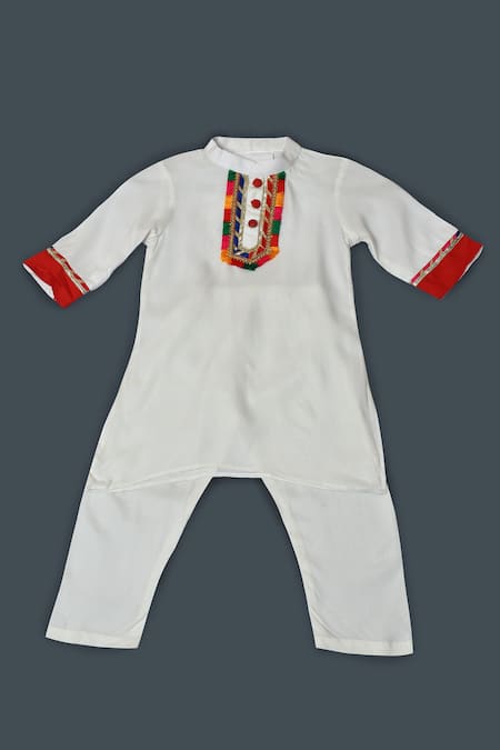 Banana Bee Embroidered Cotton Kurta & Pyjama Set 