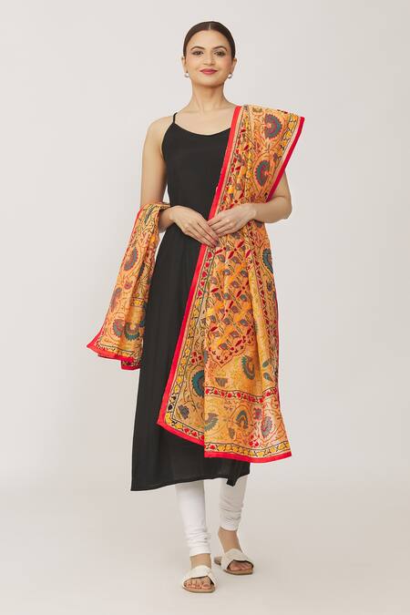 Shop Naintara Bajaj Orange Chanderi Sequins Phulkari And Work Dupatta at Aza Fashions Shop_Naintara Bajaj_Orange Chanderi Sequins Phulkari And Work Dupatta_at_Aza_Fashions