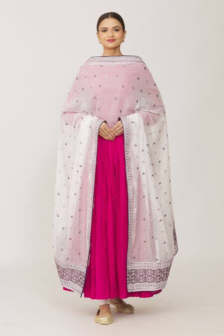 Shop Naintara Bajaj White Chanderi Embroidery Geometric Phulkari Work Dupatta Online at Aza Fashions Shop_Naintara Bajaj_White Chanderi Embroidery Geometric Phulkari Work Dupatta_Online_at_Aza_Fashions