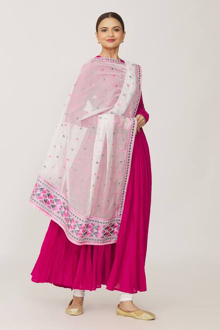 Naintara Bajaj_White Chanderi Embroidery Geometric Phulkari Work Dupatta_Online_at_Aza_Fashions