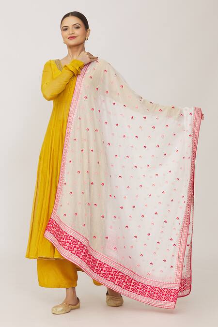 Buy Naintara Bajaj White Chanderi Embroidery Geometric Phulkari Work Dupatta Online at Aza Fashions Buy_Naintara Bajaj_White Chanderi Embroidery Geometric Phulkari Work Dupatta_Online_at_Aza_Fashions