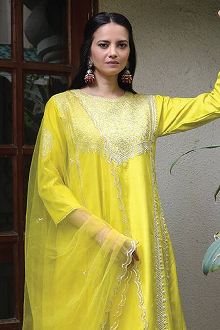 Kyra By Bhavna Green Silk, Chanderi Gota Patti, Embroidery Round Straight Kurta Sharara Set Online at Aza Fashions Kyra By Bhavna_Green Silk, Chanderi Gota Patti, Embroidery Round Straight Kurta Sharara Set _Online_at_Aza_Fashions