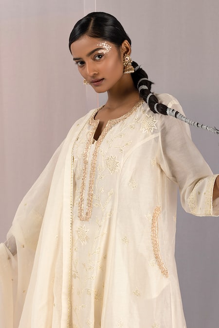 Kyra By Bhavna Ivory Chanderi Embroidery Split V-neck Anarkali Set Online at Aza Fashions Kyra By Bhavna_Ivory Chanderi Embroidery Split V-neck Anarkali Set _Online_at_Aza_Fashions