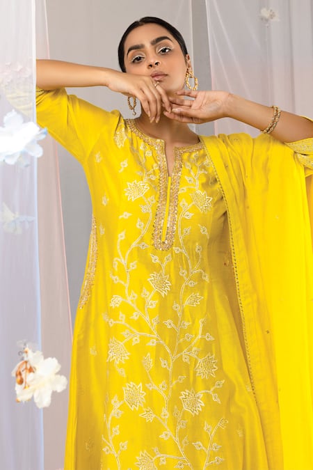 Kyra By Bhavna_Green Chanderi Embroidery Split V-neck Lime Anarkali Set _Online_at_Aza_Fashions