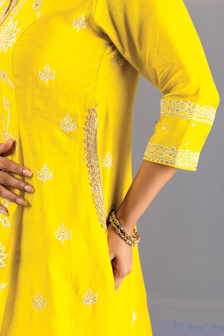 Buy_Kyra By Bhavna_Green Chanderi Embroidery Split V-neck Lime Anarkali Set _Online_at_Aza_Fashions