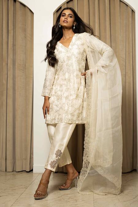 Buy_Mehak Sharma_White Bamboo, Organza, Silk Cut Work, Embroidery V-neck Dana Kurta Pant Set _Online_at_Aza_Fashions