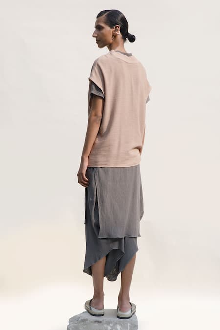 Shop Urvashi Kaur Grey Cotton Denote Crinkled Dhoti Pant at Aza Fashions Shop_Urvashi Kaur_Grey Cotton Denote Crinkled Dhoti Pant _at_Aza_Fashions