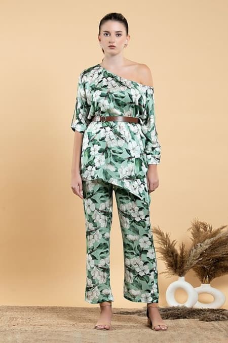 Divi By Sonal Khandelwal Green Asymmetric Wild Apple Printed Top And Pant Set 
