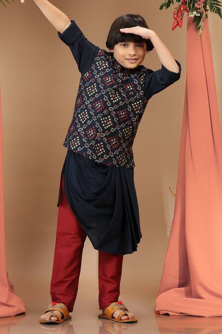 Kora By Nilesh Mitesh Blue Silk Bandhej Print Kurta Set With Draped Bundi at Aza Fashions Kora By Nilesh Mitesh_Blue Silk Bandhej Print Kurta Set With Draped Bundi_at_Aza_Fashions