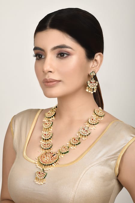 Nayaab by Aleezeh Kundan Pendant Necklace Set 