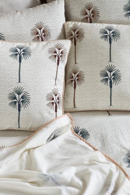 Houmn Cream Cotton Palm Tree Block Print Common Ivy Bedsheet Set Online at Aza Fashions Houmn_Cream Cotton Palm Tree Block Print Common Ivy Bedsheet Set_Online_at_Aza_Fashions