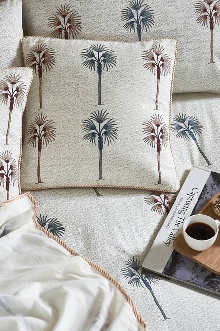 Houmn Cream Cotton Palm Tree Block Print Common Ivy Bedsheet Set Online at Aza Fashions Houmn_Cream Cotton Palm Tree Block Print Common Ivy Bedsheet Set_Online_at_Aza_Fashions