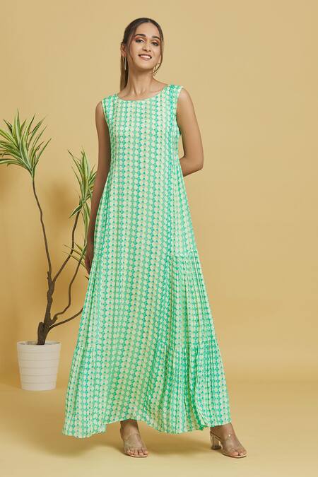Shop Samyukta Singhania Green Viscose, Georgette, Crepe Embroidery, Sequins Floral Pattern Long Tunic Online at Aza Fashions Shop_Samyukta Singhania_Green Viscose, Georgette, Crepe Embroidery, Sequins Floral Pattern Long Tunic_Online_at_Aza_Fashions