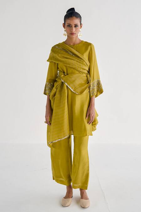 Esha Arora Green Chanderi, Organza, Linen Embroidery, Zari Round Floral Zardosi Kurta Set Online at Aza Fashions Esha Arora_Green Chanderi, Organza, Linen Embroidery, Zari Round Floral Zardosi Kurta Set _Online_at_Aza_Fashions