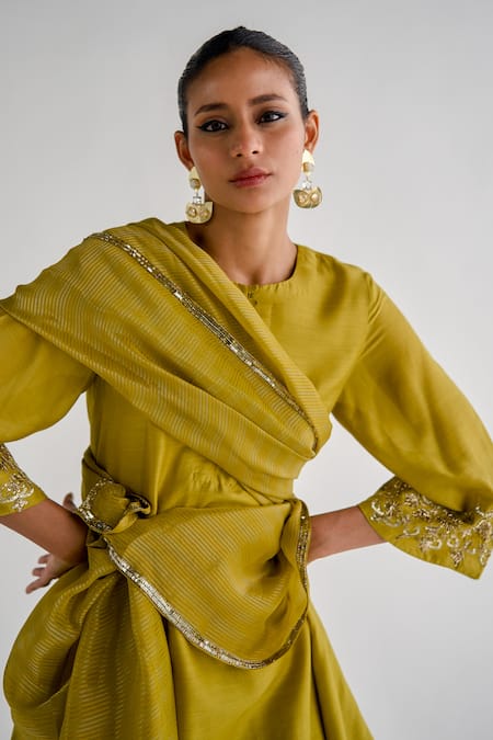 Shop Esha Arora Green Chanderi, Organza, Linen Embroidery, Zari Round Floral Zardosi Kurta Set Online at Aza Fashions Shop_Esha Arora_Green Chanderi, Organza, Linen Embroidery, Zari Round Floral Zardosi Kurta Set _Online_at_Aza_Fashions