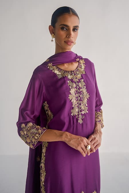 Buy Esha Arora Purple , Silk, Satin Embroidery, Zari Floral Straight Kurta Set Online at Aza Fashions Buy_Esha Arora_Purple , Silk, Satin Embroidery, Zari Floral Straight Kurta Set _Online_at_Aza_Fashions