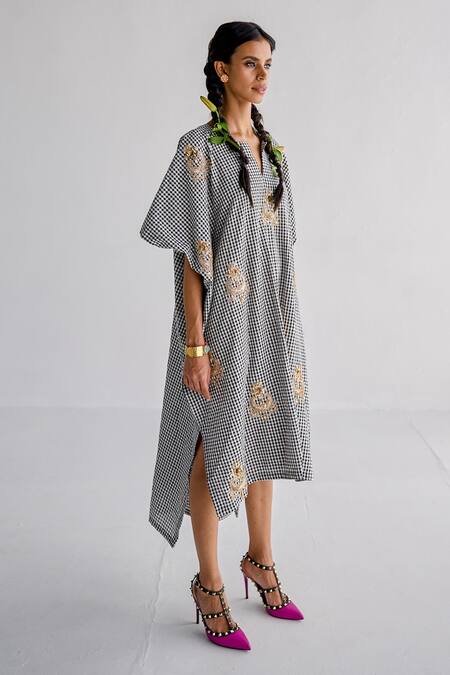 Esha Arora Black Cotton Embroidery Split V-neck Zardosi Kaftan Online at Aza Fashions Esha Arora_Black Cotton Embroidery Split V-neck Zardosi Kaftan _Online_at_Aza_Fashions