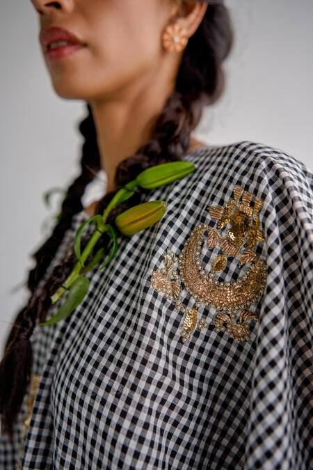 Esha Arora Black Cotton Embroidery Split V-neck Zardosi Kaftan at Aza Fashions Esha Arora_Black Cotton Embroidery Split V-neck Zardosi Kaftan _at_Aza_Fashions