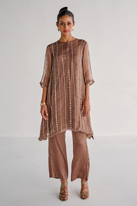Esha Arora Brown Cotton Satin, Organza, Chiffon Embroidery Round Neck Geometric Kurta Set at Aza Fashions Esha Arora_Brown Cotton Satin, Organza, Chiffon Embroidery Round Neck Geometric Kurta Set _at_Aza_Fashions