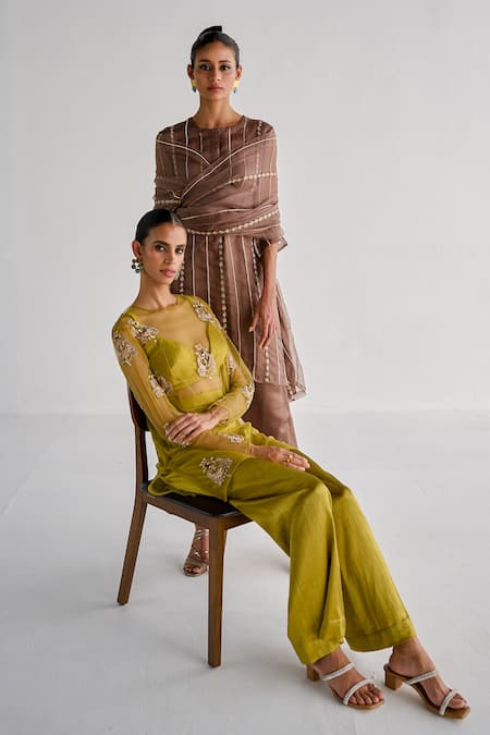 Shop Esha Arora Green Net, Linen, Maheshwari Embroidery, Zari Round Neck Kurta And Pant Set Online at Aza Fashions Shop_Esha Arora_Green Net, Linen, Maheshwari Embroidery, Zari Round Neck Kurta And Pant Set _Online_at_Aza_Fashions