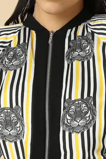 Buy Neha Gursahani Black Satin, Linen Embroidery V-neck, Striped Tiger Print Jacket Jogger Pant Set Online at Aza Fashions Buy_Neha Gursahani_Black Satin, Linen Embroidery V-neck, Striped Tiger Print Jacket Jogger Pant Set _Online_at_Aza_Fashions