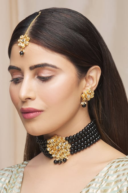 Black Earrings: Buy Trendy Designs of Earrings Online For Women | Utsav  Fashion