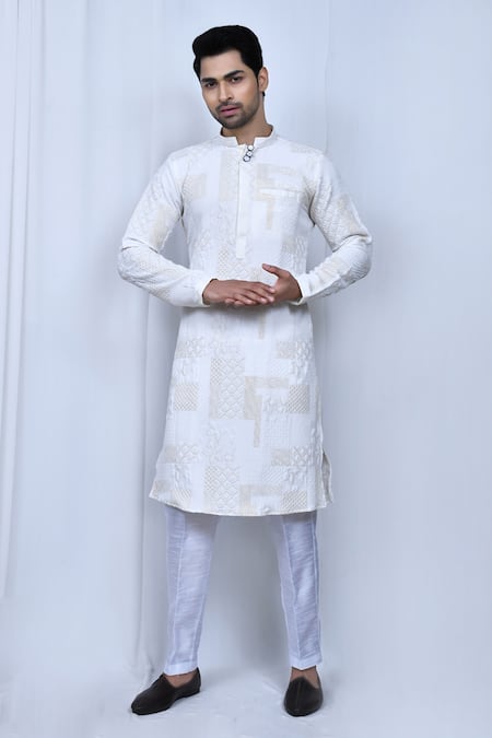 Arihant Rai Sinha Thread & Zari Embroidered Kurta Set 