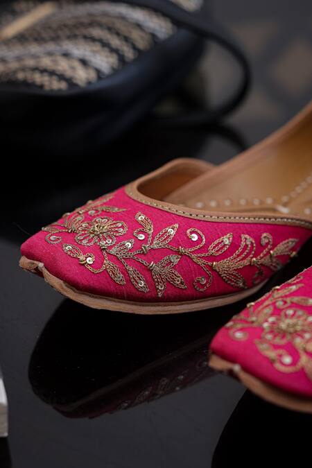 Stitched Soles_Fuchsia Sunhara Jaal Embroidered Juttis_Online_at_Aza_Fashions