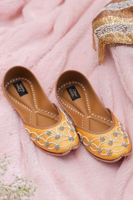 Stitched soles Pearl Princess Embroidered Juttis 