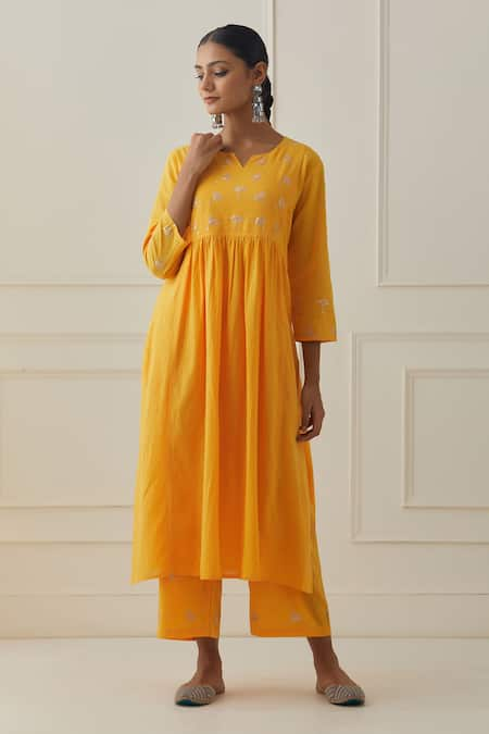 Kamaltaas Yellow Cotton Slub Hand Embroidered Pittan Yoke Kurta And Pant Set  