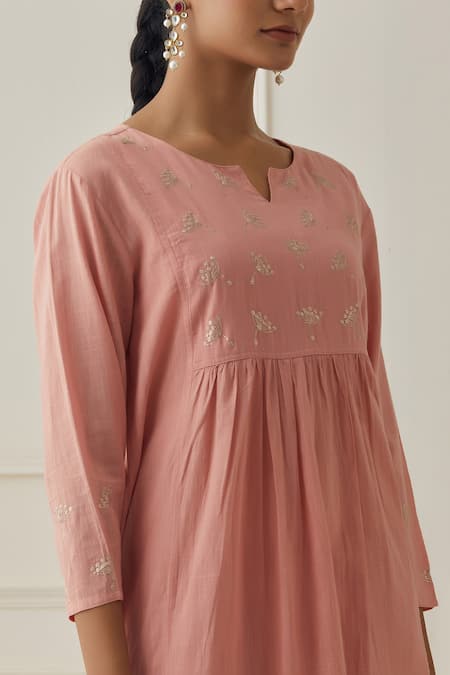 Buy Kamaltaas Peach Cotton Embroidery Split V-neck Sleeve Kurta Pant Set Online at Aza Fashions Buy_Kamaltaas_Peach Cotton Embroidery Split V-neck Sleeve Kurta Pant Set _Online_at_Aza_Fashions