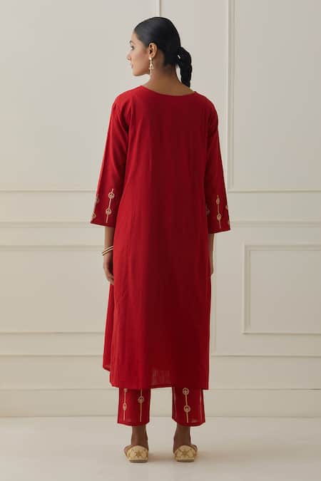 Shop Kamaltaas Red Cotton Embroidery, Piping Split V-neck Yoke And Sleeve Kurta Set at Aza Fashions Shop_Kamaltaas_Red Cotton Embroidery, Piping Split V-neck Yoke And Sleeve Kurta Set _at_Aza_Fashions