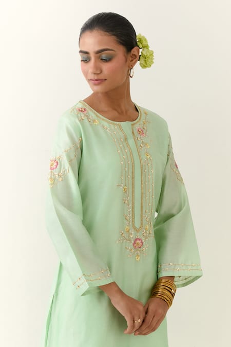 Shop Anantaa By Roohi Green Silk, Chanderi Embroidery Round Neck Kurta Palazzo Set Shop_Anantaa By Roohi_Green Silk, Chanderi Embroidery Round Neck Kurta Palazzo Set