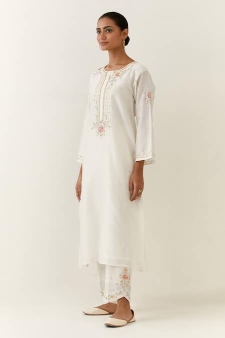 Anantaa By Roohi_Off White Silk, Chanderi Embroidery Round Neck Kurta _Online_at_Aza_Fashions