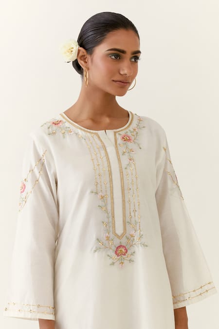 Shop_Anantaa By Roohi_Off White Silk, Chanderi Embroidery Round Neck Kurta _Online_at_Aza_Fashions