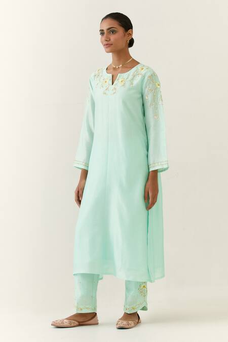 Anantaa By Roohi_Blue Silk, Chanderi Embroidery Split V-neck Full Sleeve Kurta _Online_at_Aza_Fashions
