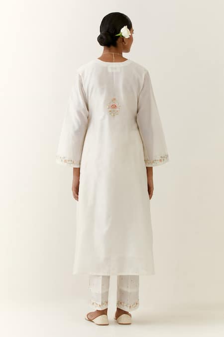 Anantaa By Roohi Silk Chanderi Notched Neck Kurta 