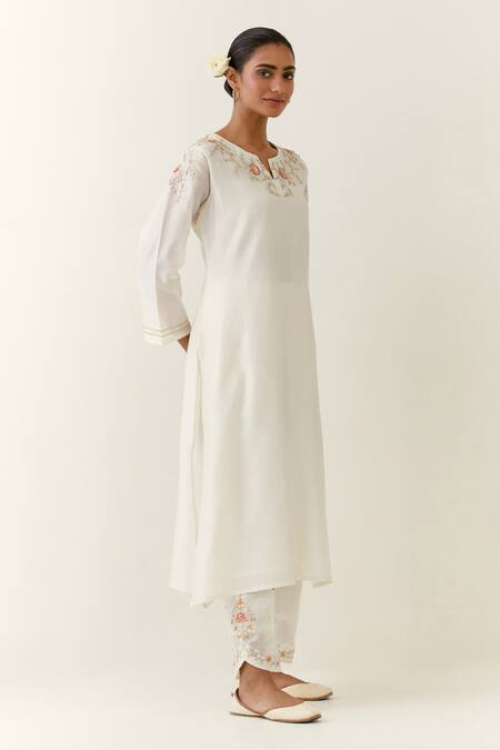 Shop_Anantaa By Roohi_Off White Silk, Chanderi Embroidery Mandarin Collar Notched Neck Kurta _Online_at_Aza_Fashions