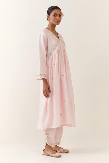 Buy_Anantaa By Roohi_Pink Silk, Chanderi Embroidery V-neck Gathered Kurta _Online_at_Aza_Fashions