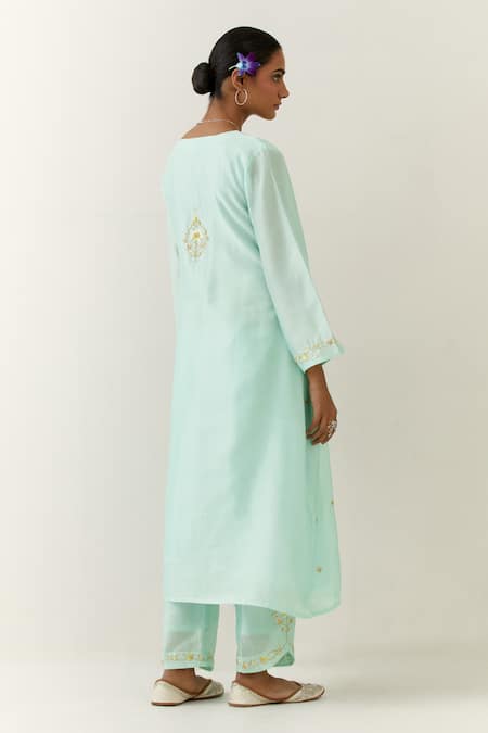 Anantaa By Roohi Silk Chanderi V Neck Kurta 