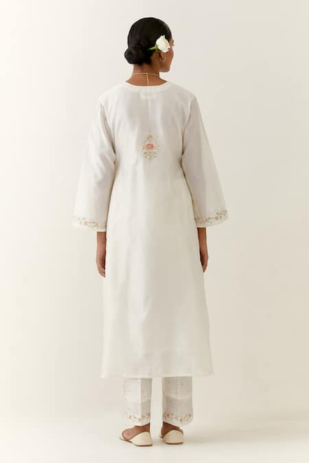 Anantaa By Roohi Silk Chanderi Floral Embroidered Kurta 