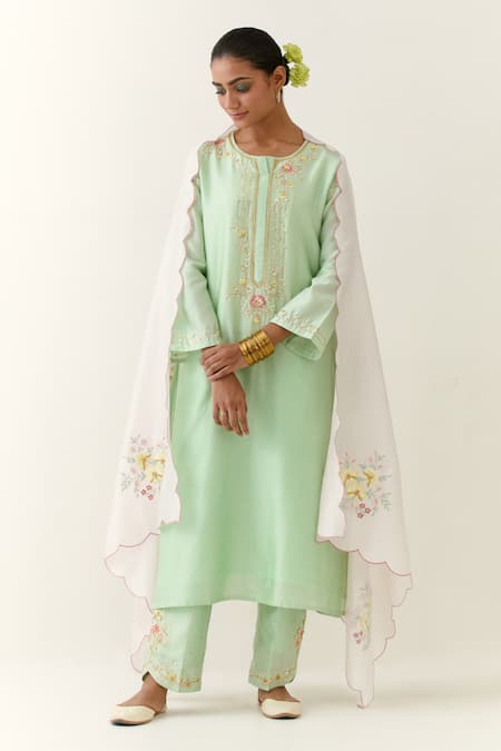 Anantaa By Roohi_Pink Silk, Chanderi Embroidery Scallop Dupatta _Online_at_Aza_Fashions