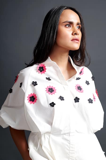 Deepika Arora_White Cotton Fabric Flowers, Applique Mandarin Collar Shirt And Pant Set_Online_at_Aza_Fashions
