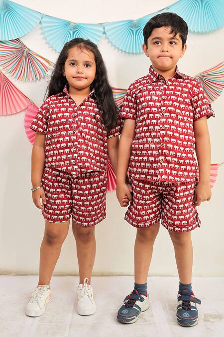 Tiny Colour_Red Cotton Printed Shirt And Shorts Set _at_Aza_Fashions