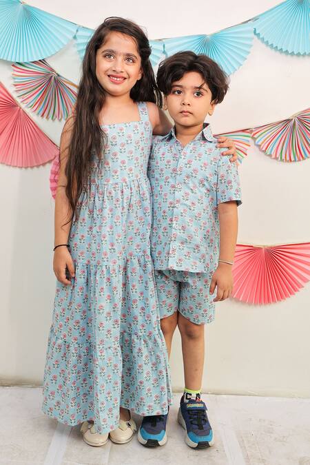 Shop Tiny Colour Blue Cotton Floral Print Shirt And Shorts Set Online at Aza Fashions Shop_Tiny Colour_Blue Cotton Floral Print Shirt And Shorts Set _Online_at_Aza_Fashions
