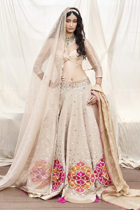 Anita Kanwal_Brown Banarasi Embellished Mukaish Sweetheart Neck Work Lehenga Set_at_Aza_Fashions