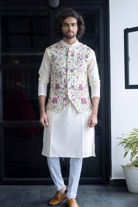 Hilo Design Floral Pattern Bundi Kurta Set 